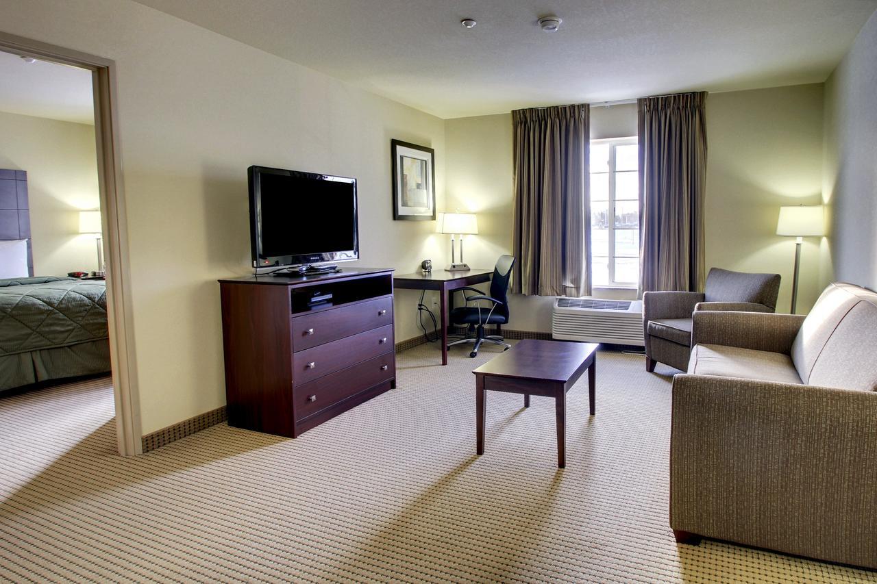 Cobblestone Inn And Suites - Итон Экстерьер фото