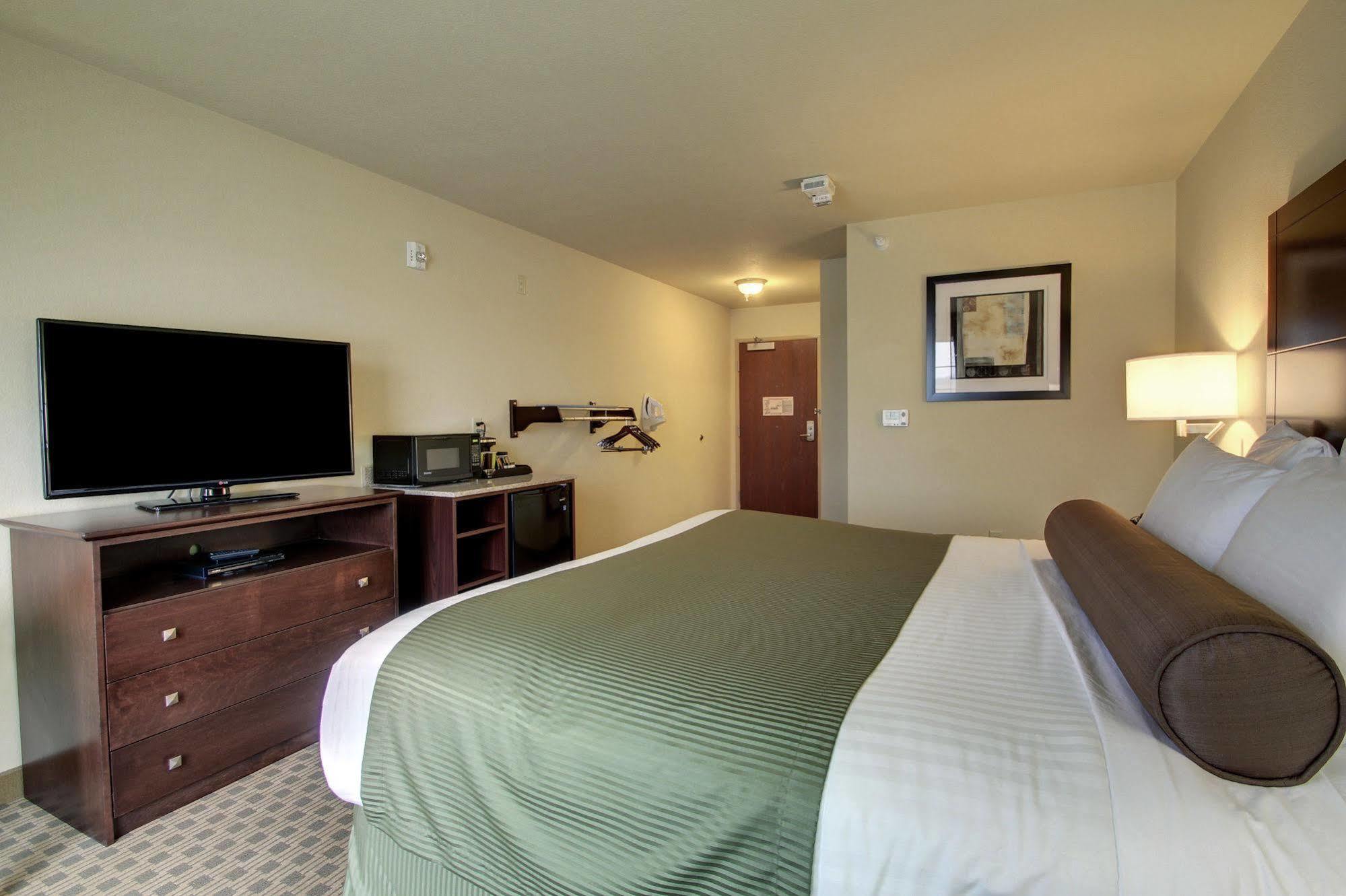 Cobblestone Inn And Suites - Итон Экстерьер фото