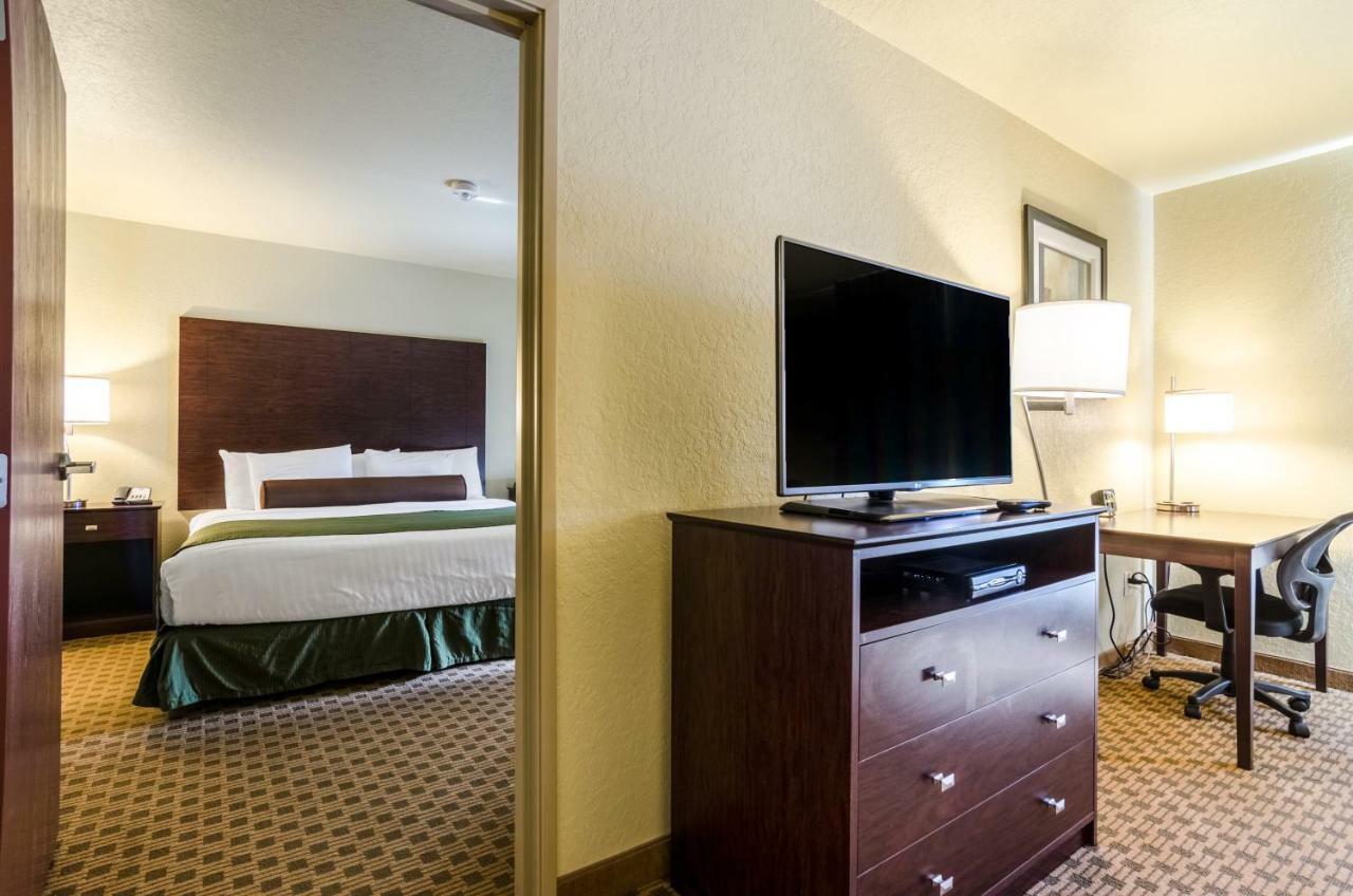 Cobblestone Inn And Suites - Итон Экстерьер фото