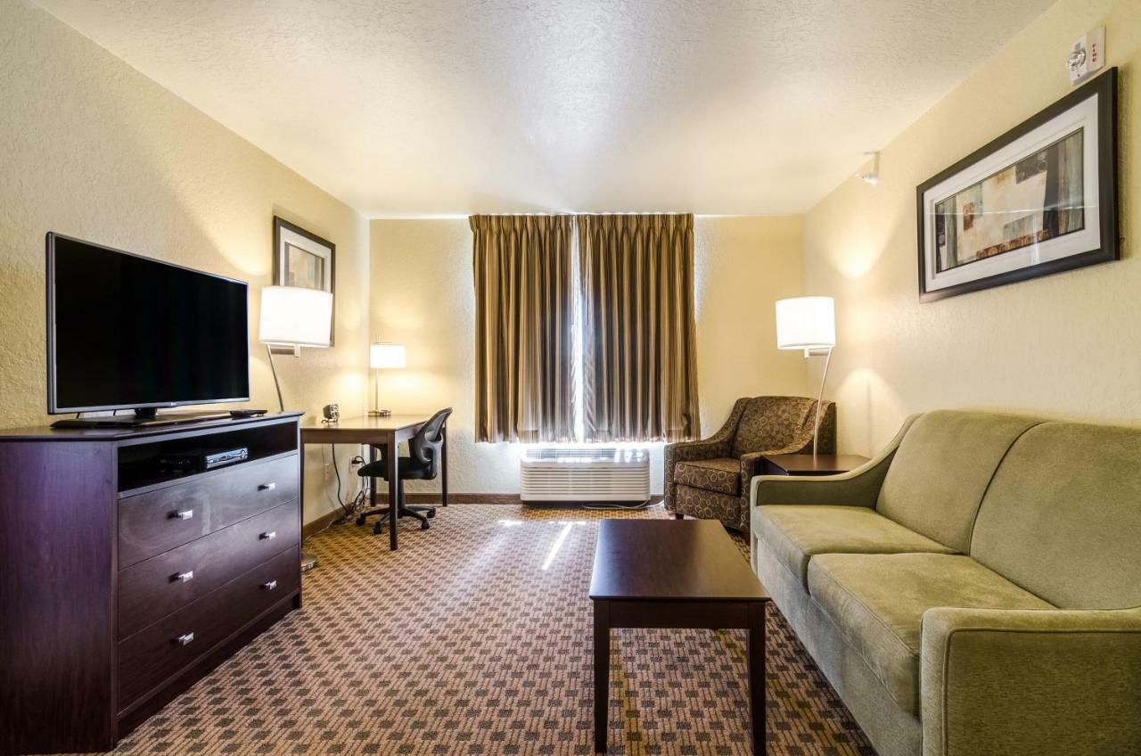 Cobblestone Inn And Suites - Итон Экстерьер фото