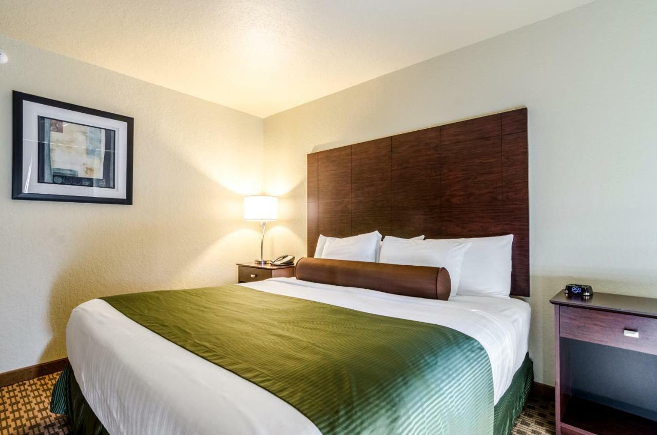 Cobblestone Inn And Suites - Итон Экстерьер фото