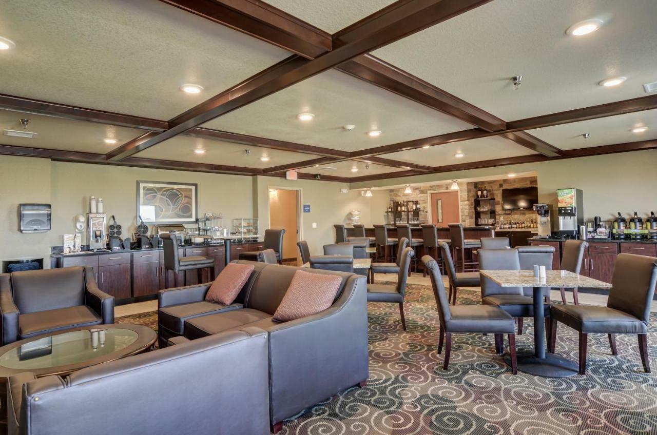 Cobblestone Inn And Suites - Итон Экстерьер фото
